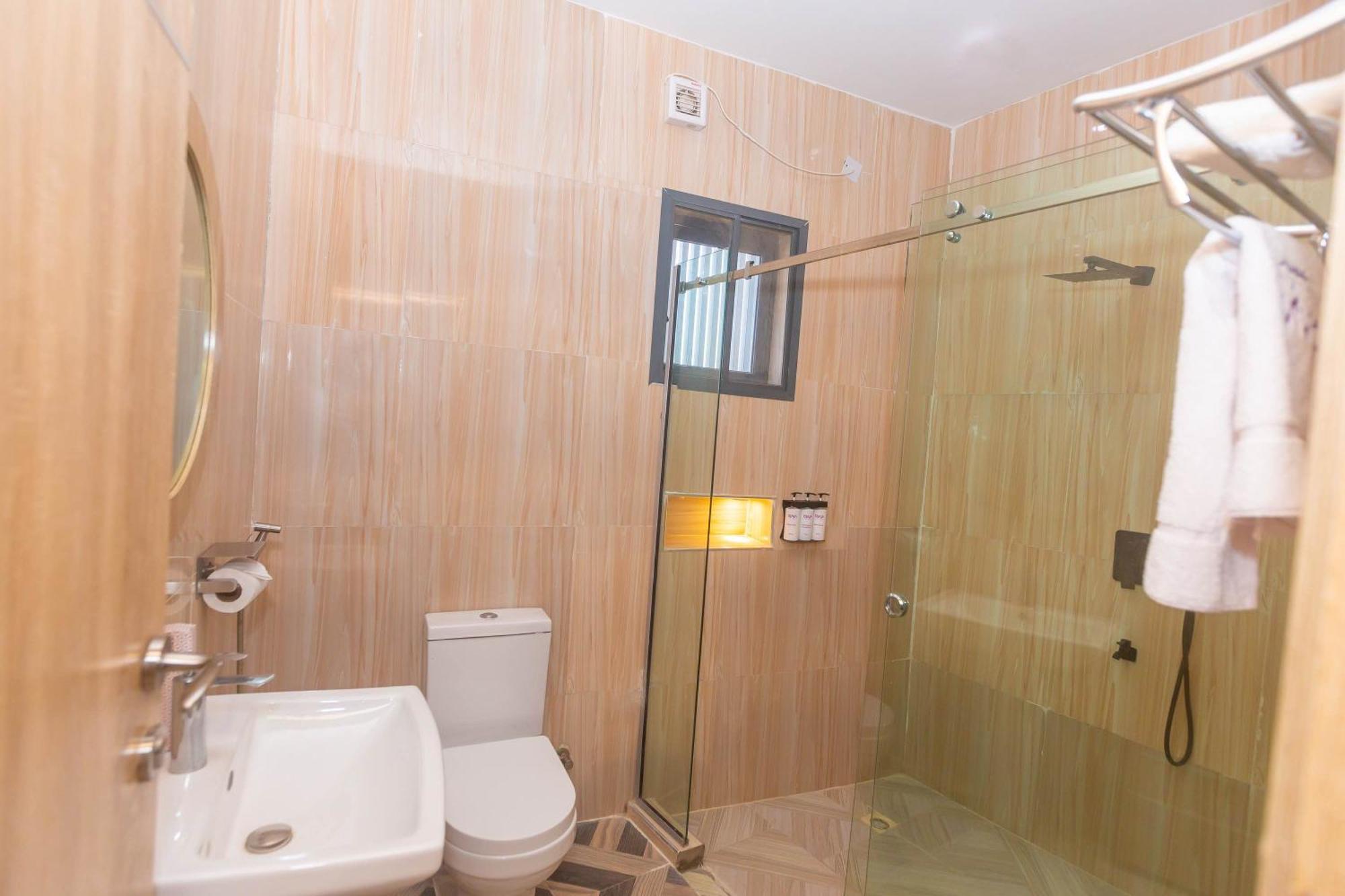 אקורה Ojaja Suites By Perennia מראה חיצוני תמונה