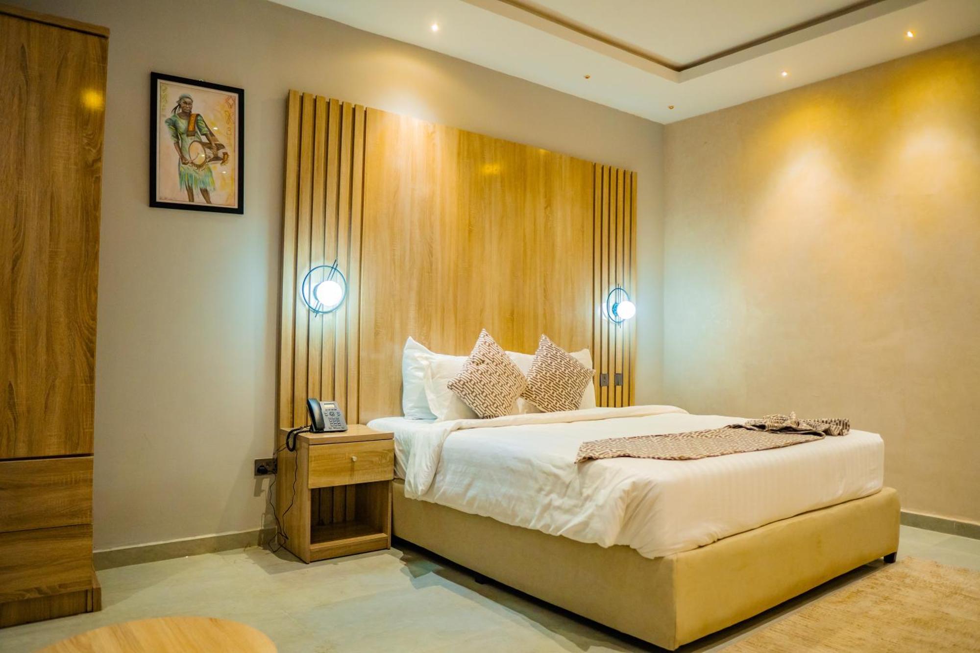 אקורה Ojaja Suites By Perennia מראה חיצוני תמונה