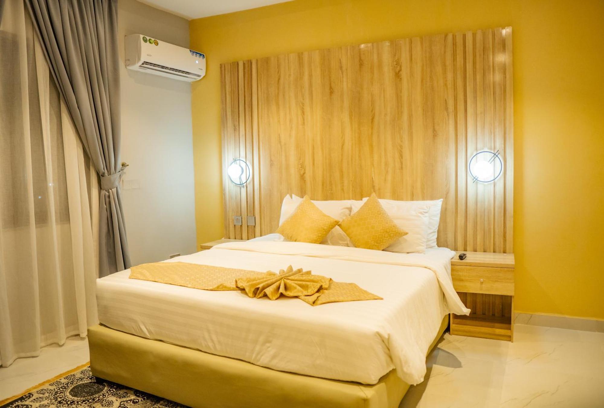 אקורה Ojaja Suites By Perennia מראה חיצוני תמונה