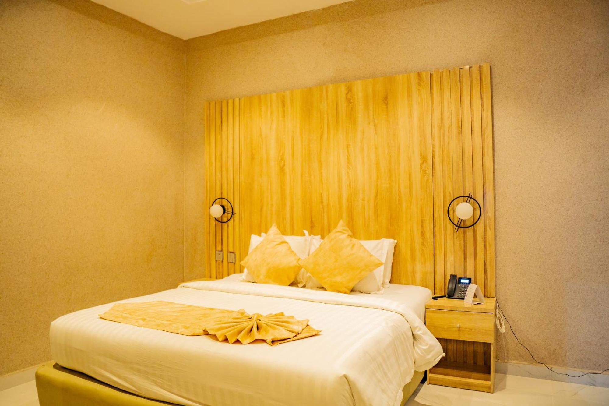 אקורה Ojaja Suites By Perennia מראה חיצוני תמונה