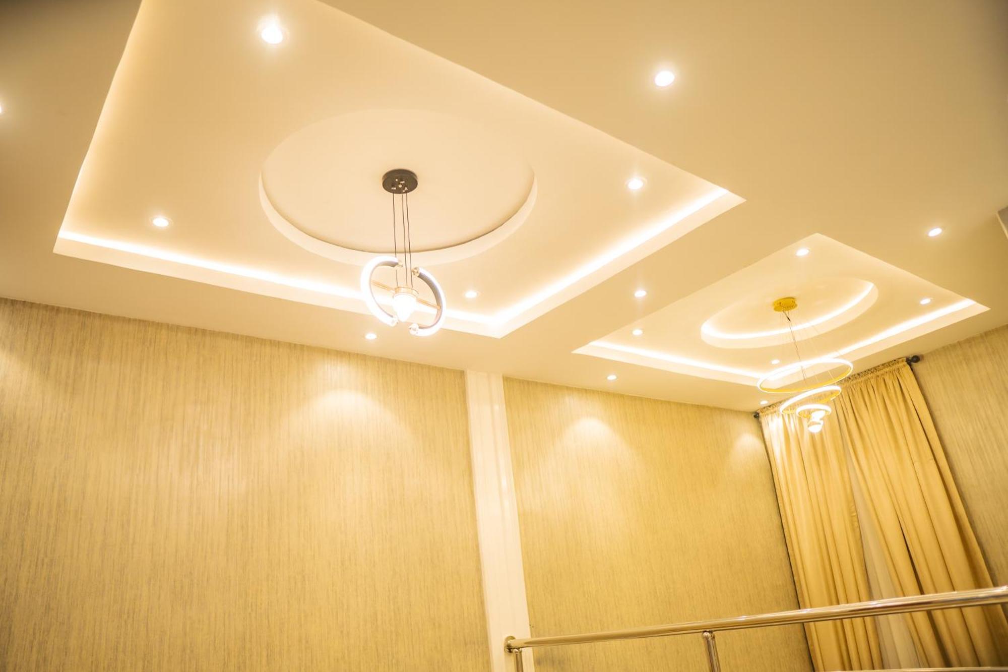אקורה Ojaja Suites By Perennia מראה חיצוני תמונה